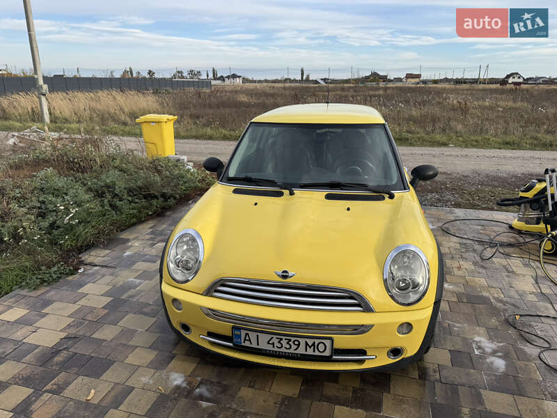 Хэтчбек MINI Cooper 2005 в Киеве