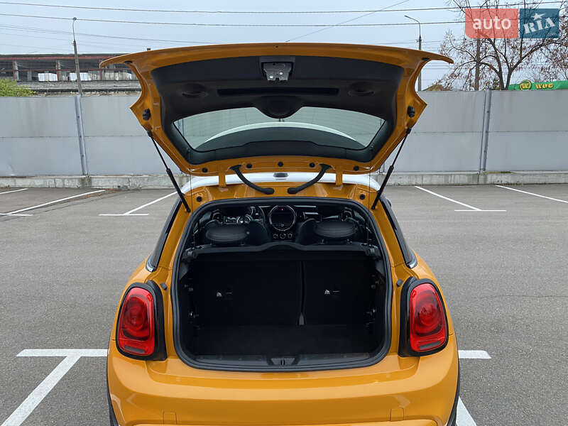 Хэтчбек MINI Cooper 2015 в Киеве