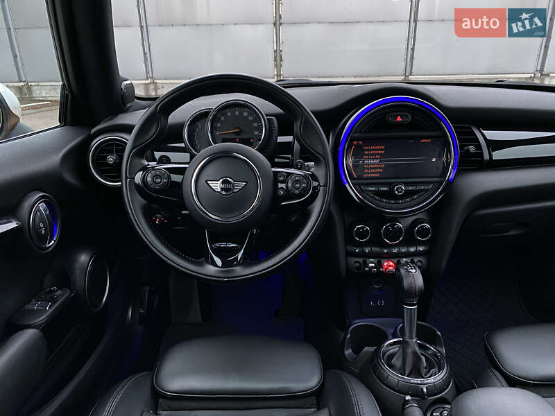 Хэтчбек MINI Cooper 2015 в Киеве