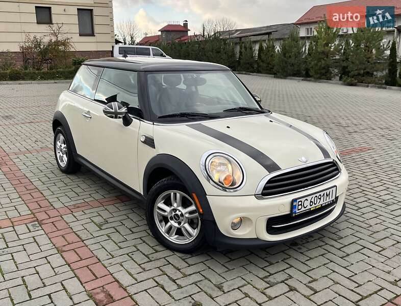 Хэтчбек MINI Cooper 2011 в Золочеве