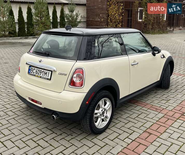 Хэтчбек MINI Cooper 2011 в Золочеве