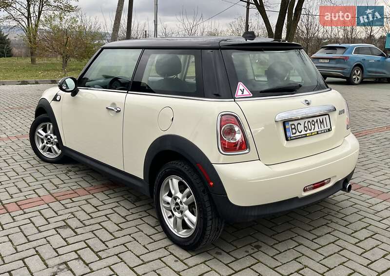 Хэтчбек MINI Cooper 2011 в Золочеве