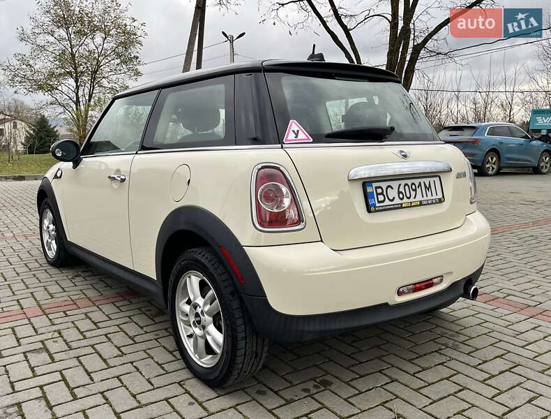 Хэтчбек MINI Cooper 2011 в Золочеве