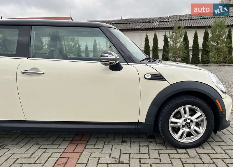 Хэтчбек MINI Cooper 2011 в Золочеве