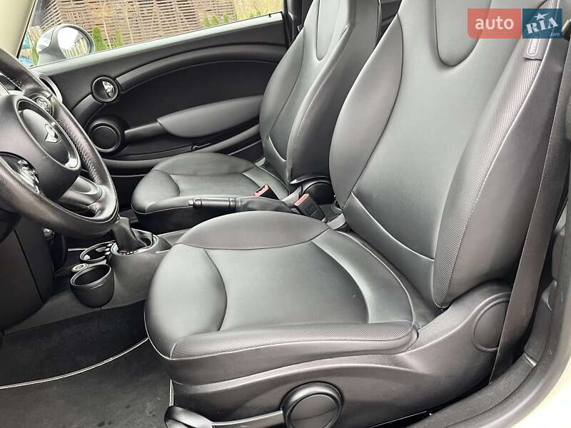 Хэтчбек MINI Cooper 2011 в Золочеве