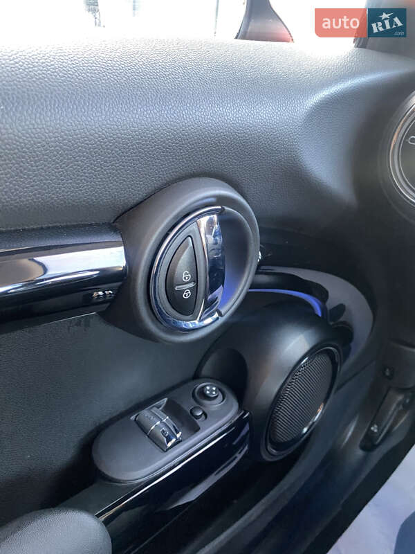 Хетчбек MINI Cooper 2021 в Києві фото 25 Хетчбек MINI Cooper 2021 в Києві