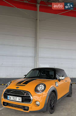 Хэтчбек MINI Cooper 2014 в Ровно