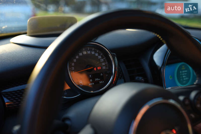 Хетчбек MINI Cooper 2018 в Києві