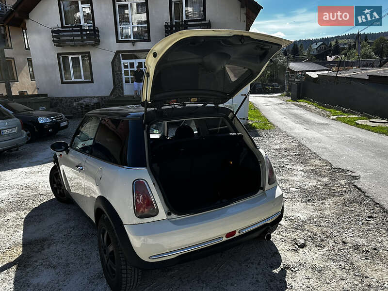 Хэтчбек MINI Cooper 2004 в Ивано-Франковске