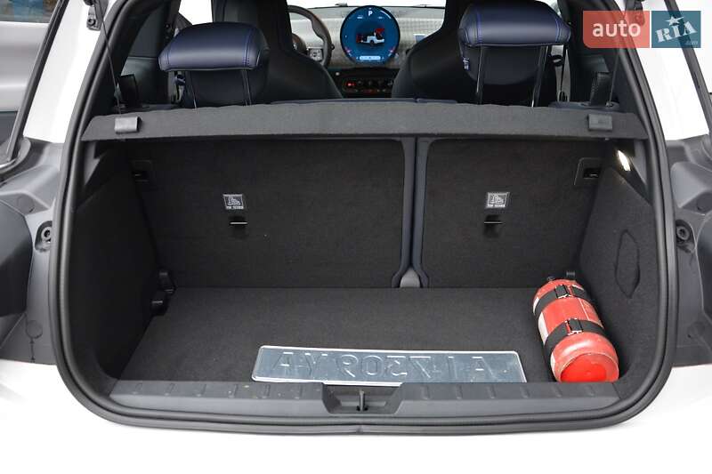 Хэтчбек MINI Cooper 2024 в Киеве фото 9 Хэтчбек MINI Cooper 2024 в Киеве