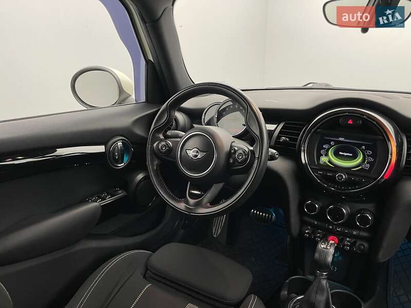 Хэтчбек MINI Cooper 2014 в Киеве фото 10 Хэтчбек MINI Cooper 2014 в Киеве