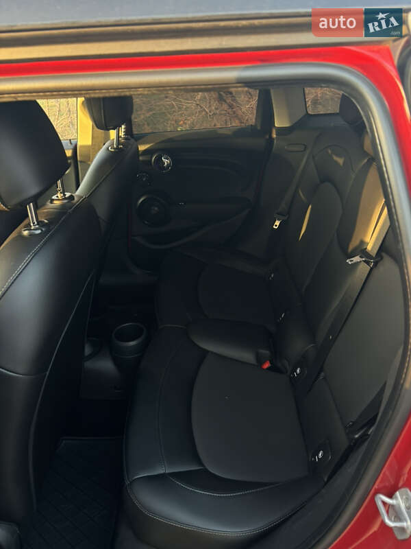 Хэтчбек MINI Cooper 2017 в Кривом Роге