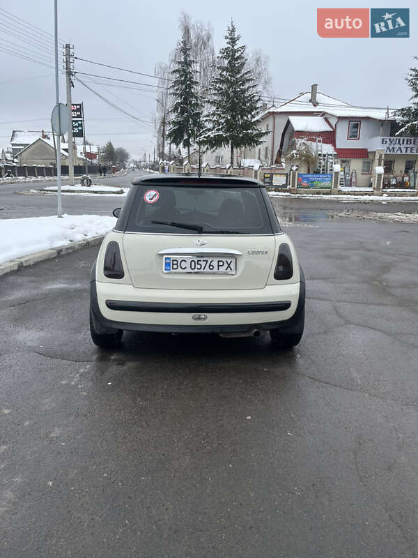 Хэтчбек MINI Cooper 2004 в Городке