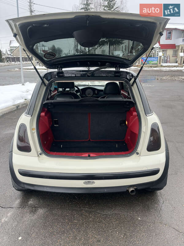 Хэтчбек MINI Cooper 2004 в Городке