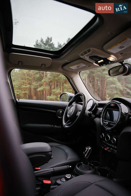 Хэтчбек MINI Cooper 2021 в Кременчуге фото 10 Хэтчбек MINI Cooper 2021 в Кременчуге