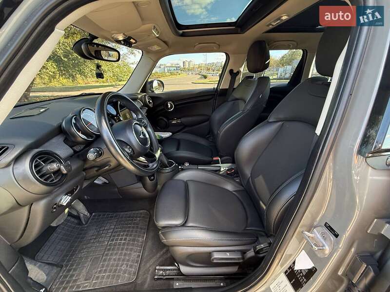 Хэтчбек MINI Cooper 2015 в Кривом Роге