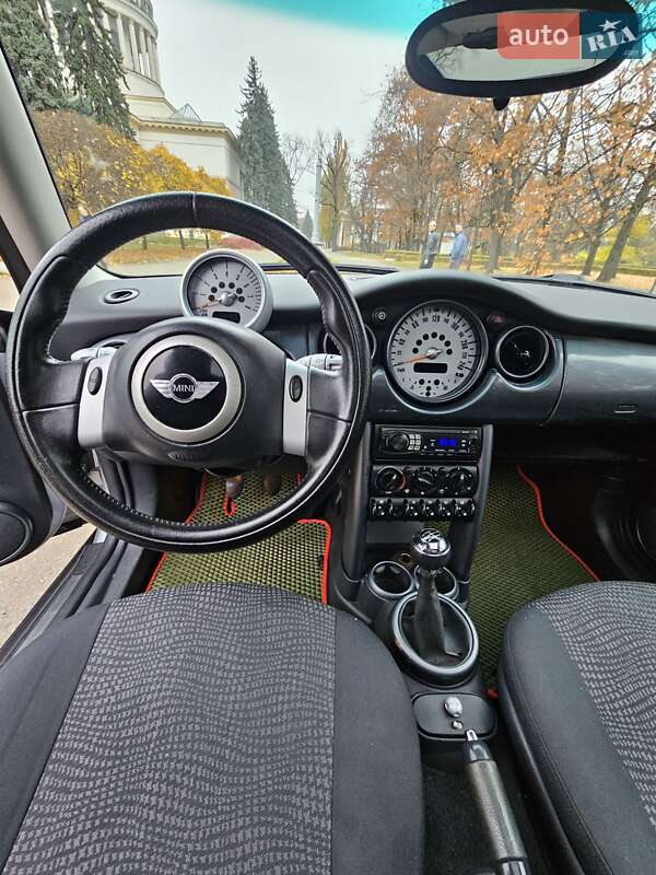 Хетчбек MINI Cooper 2004 в Києві