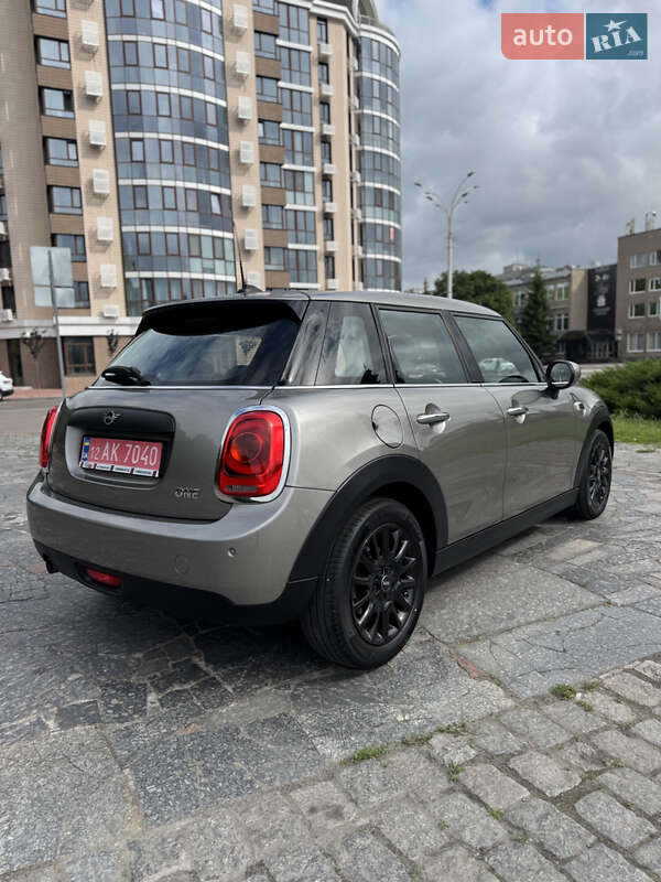 Хэтчбек MINI Cooper 2019 в Кременчуге фото 8 Хэтчбек MINI Cooper 2019 в Кременчуге