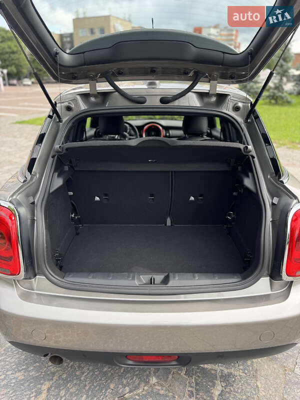 Хэтчбек MINI Cooper 2019 в Кременчуге фото 11 Хэтчбек MINI Cooper 2019 в Кременчуге