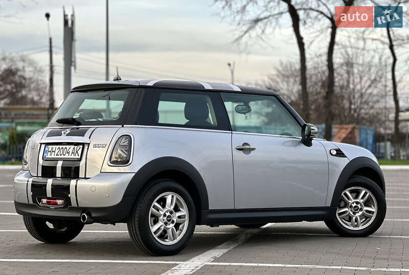 Хэтчбек MINI Cooper 2010 в Одессе