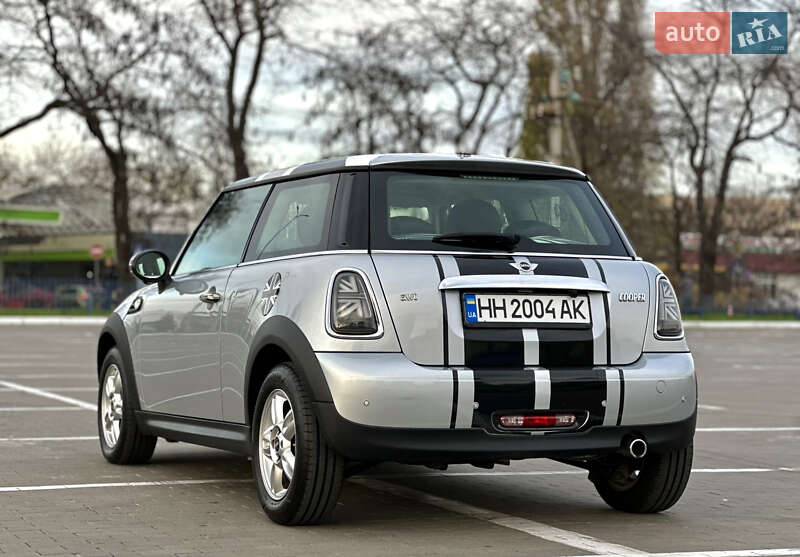 Хэтчбек MINI Cooper 2010 в Одессе
