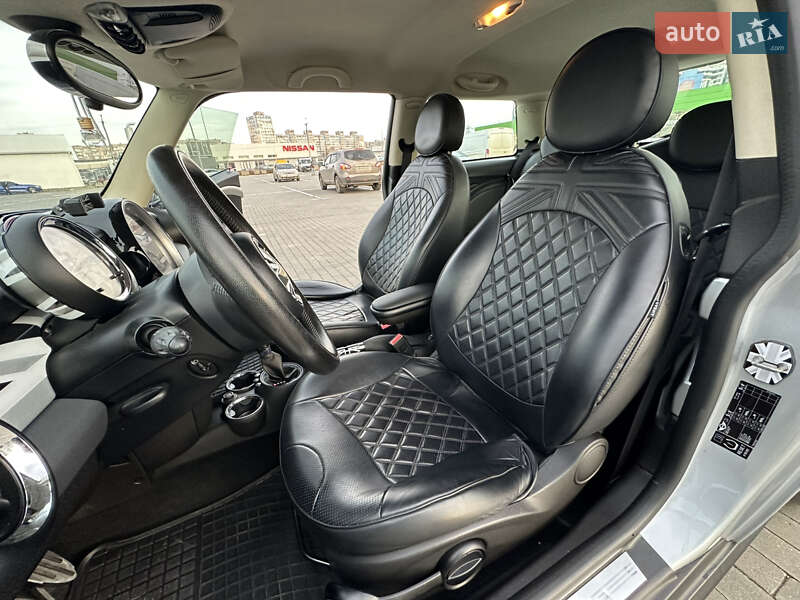 Хэтчбек MINI Cooper 2010 в Одессе