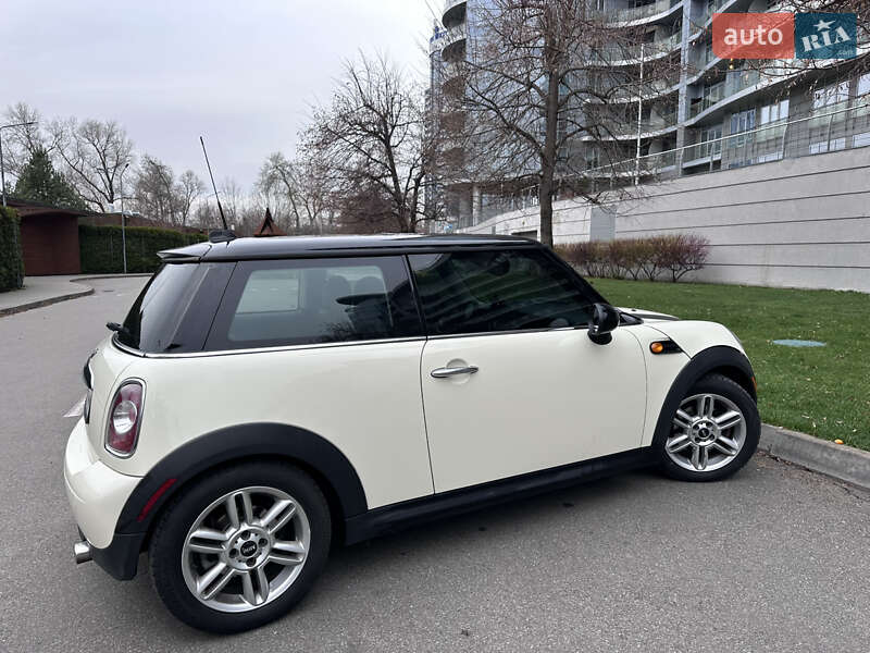 Хэтчбек MINI Cooper 2012 в Киеве