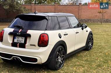 Хэтчбек MINI Cooper 2016 в Днепре