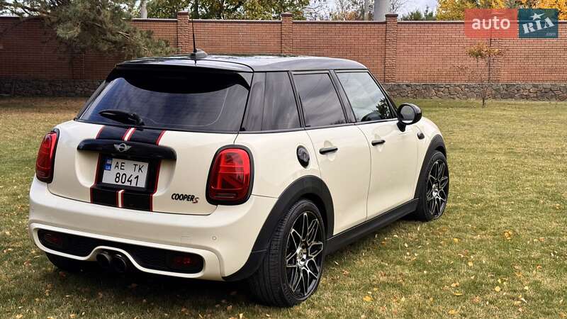 Хетчбек MINI Cooper 2016 в Дніпрі фото 3 Хетчбек MINI Cooper 2016 в Дніпрі