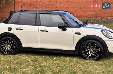 Хэтчбек MINI Cooper 2016 в Днепре