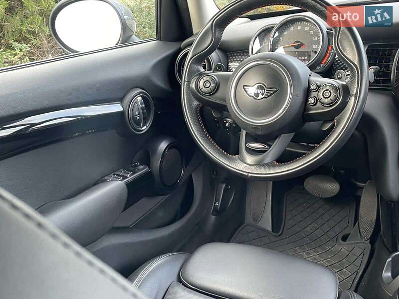 Хетчбек MINI Cooper 2018 в Дніпрі фото 26 Хетчбек MINI Cooper 2018 в Дніпрі