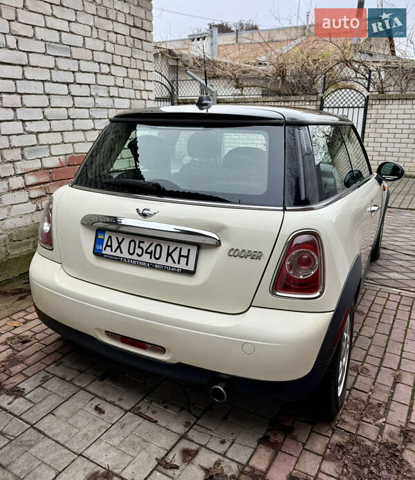 Хэтчбек MINI Cooper 2012 в Одессе