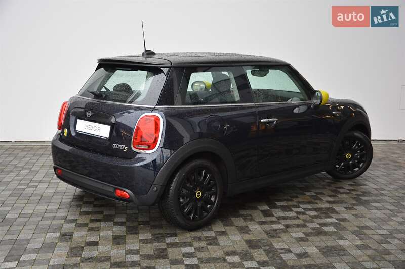 Хэтчбек MINI Cooper 2023 в Киеве