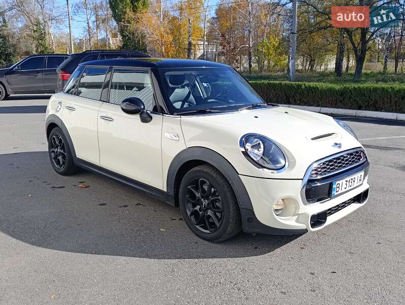 Хэтчбек MINI Cooper 2015 в Кременчуге фото 3 Хэтчбек MINI Cooper 2015 в Кременчуге