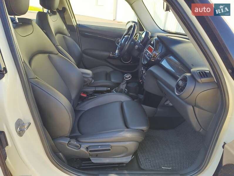 Хэтчбек MINI Cooper 2015 в Кременчуге фото 18 Хэтчбек MINI Cooper 2015 в Кременчуге