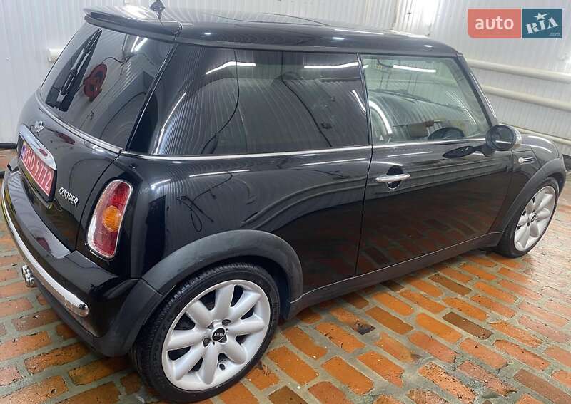 Хэтчбек MINI Cooper 2004 в Бородянке
