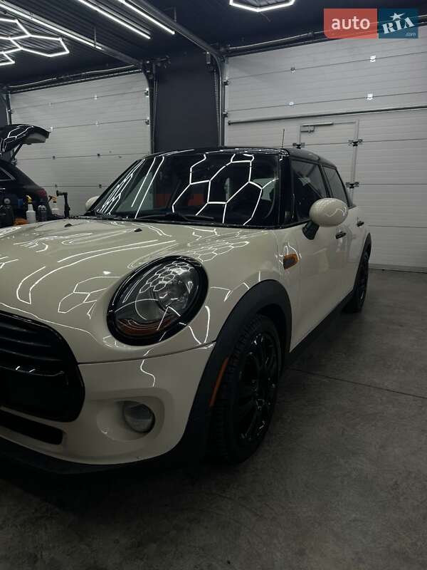 Хетчбек MINI Cooper 2016 в Ужгороді