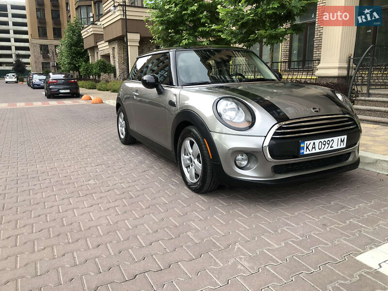 Хэтчбек MINI Cooper 2016 в Киеве