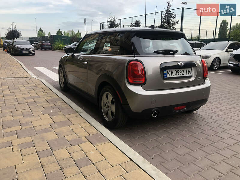 Хэтчбек MINI Cooper 2016 в Киеве