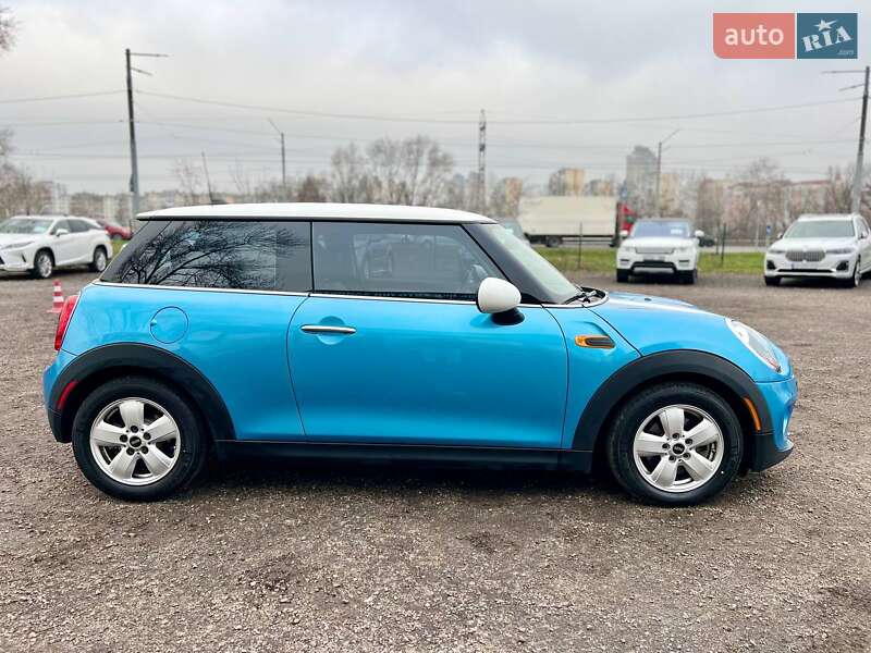 Хэтчбек MINI Cooper 2016 в Киеве