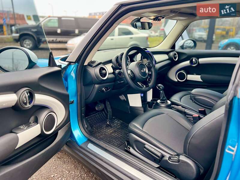 Хэтчбек MINI Cooper 2016 в Киеве