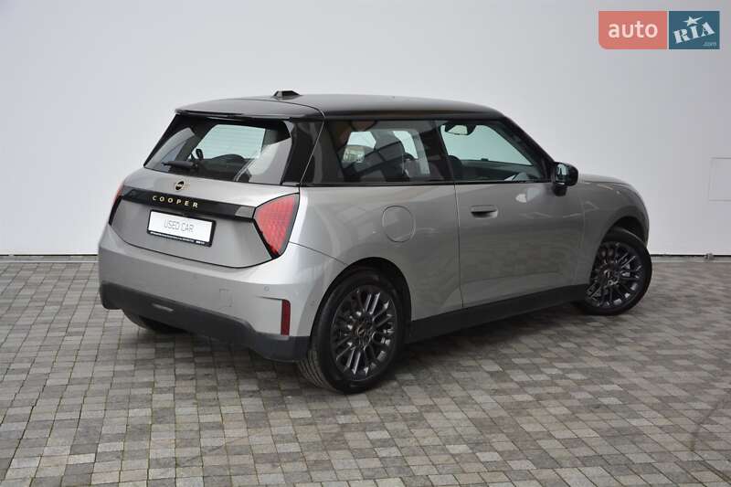 Хэтчбек MINI Cooper 2024 в Киеве