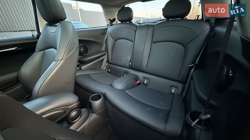 Хэтчбек MINI Cooper 2019 в Житомире фото 16 Хэтчбек MINI Cooper 2019 в Житомире
