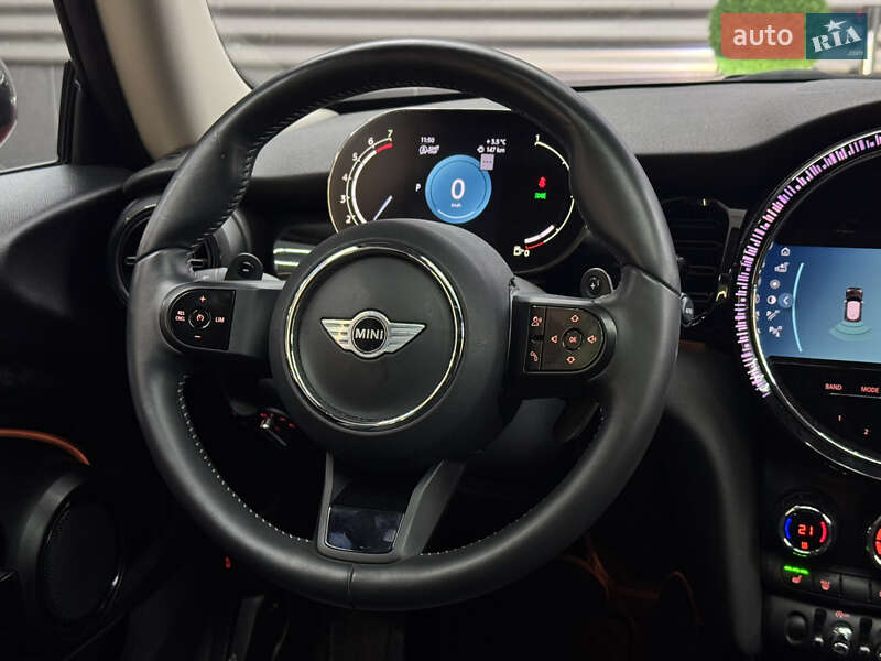 Хэтчбек MINI Cooper 2023 в Киеве