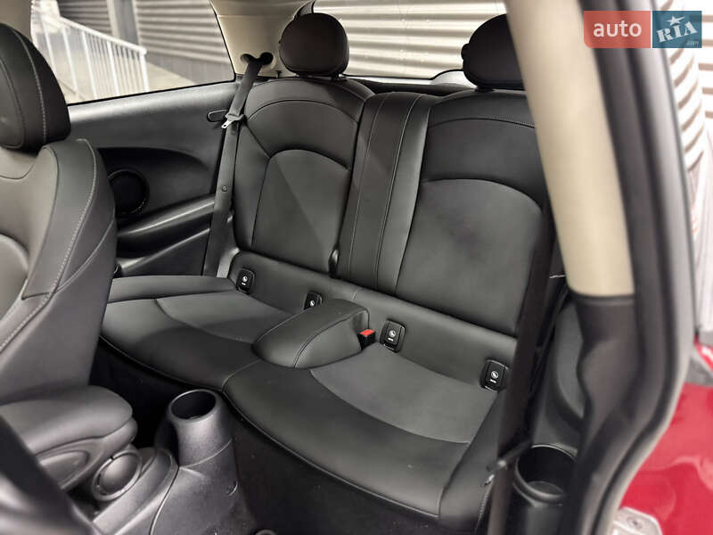 Хэтчбек MINI Cooper 2023 в Киеве