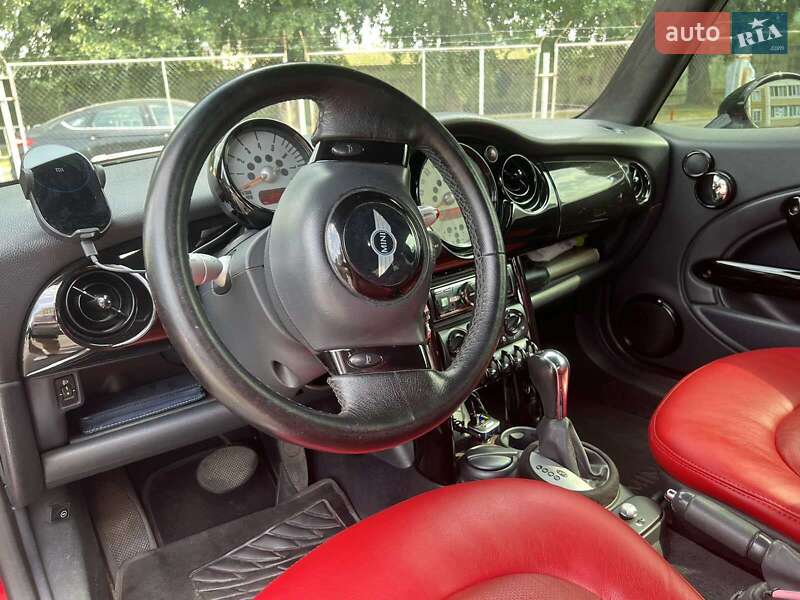 Хэтчбек MINI Cooper 2003 в Вишневом