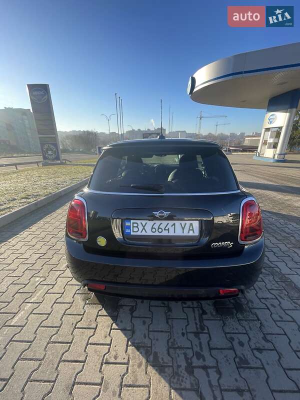 Хэтчбек MINI Cooper 2022 в Хмельницком