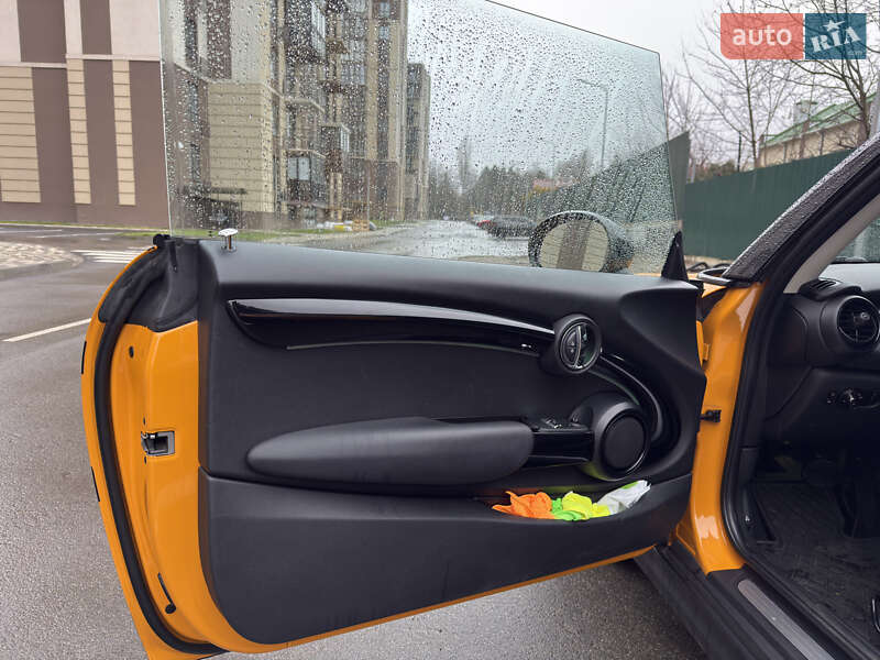 Хэтчбек MINI Cooper 2016 в Киеве