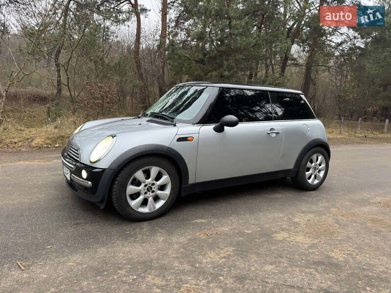 Хэтчбек MINI Cooper 2004 в Киеве