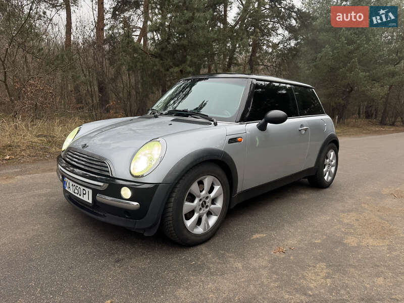 Хэтчбек MINI Cooper 2004 в Киеве